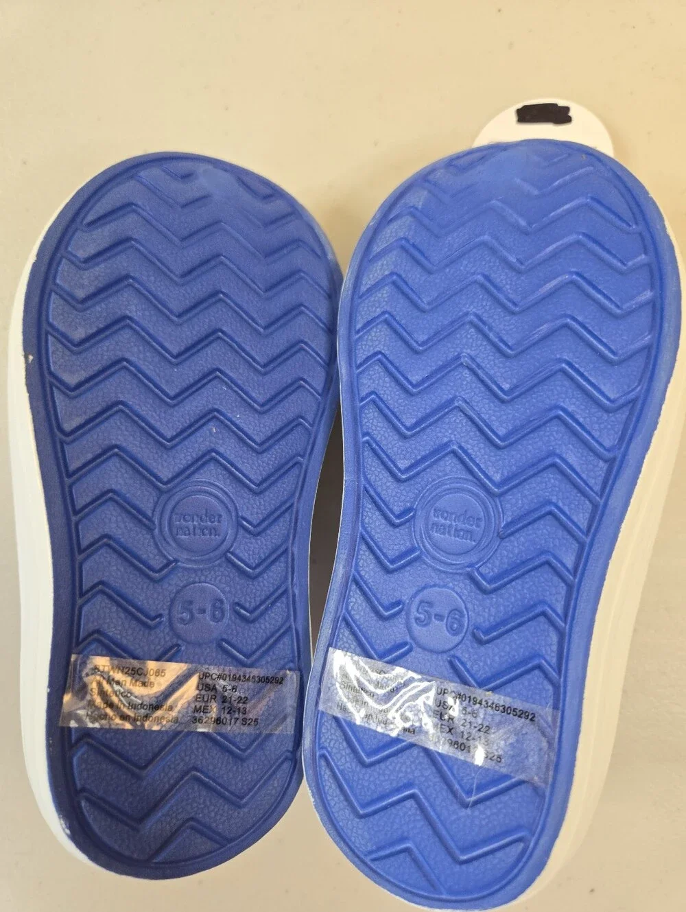NWT Wonder Nation Kids Blue Slip-On Shoes with White Toe Cap Size 5-6